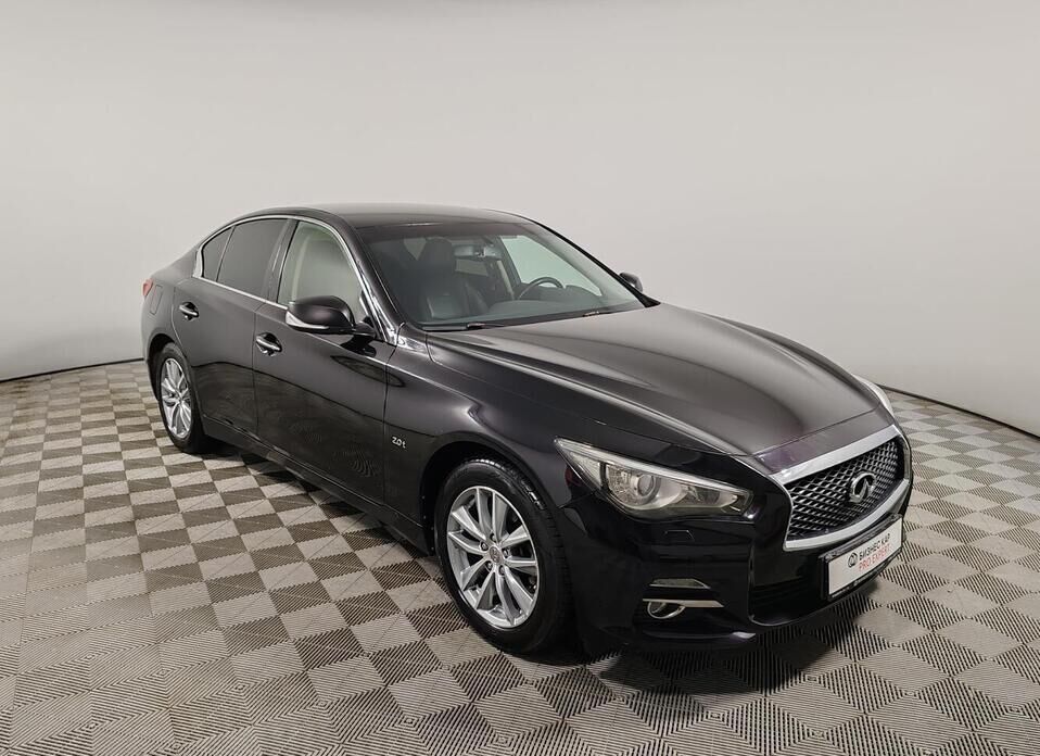Infiniti Q50 2.0 AT (211 л.с.)