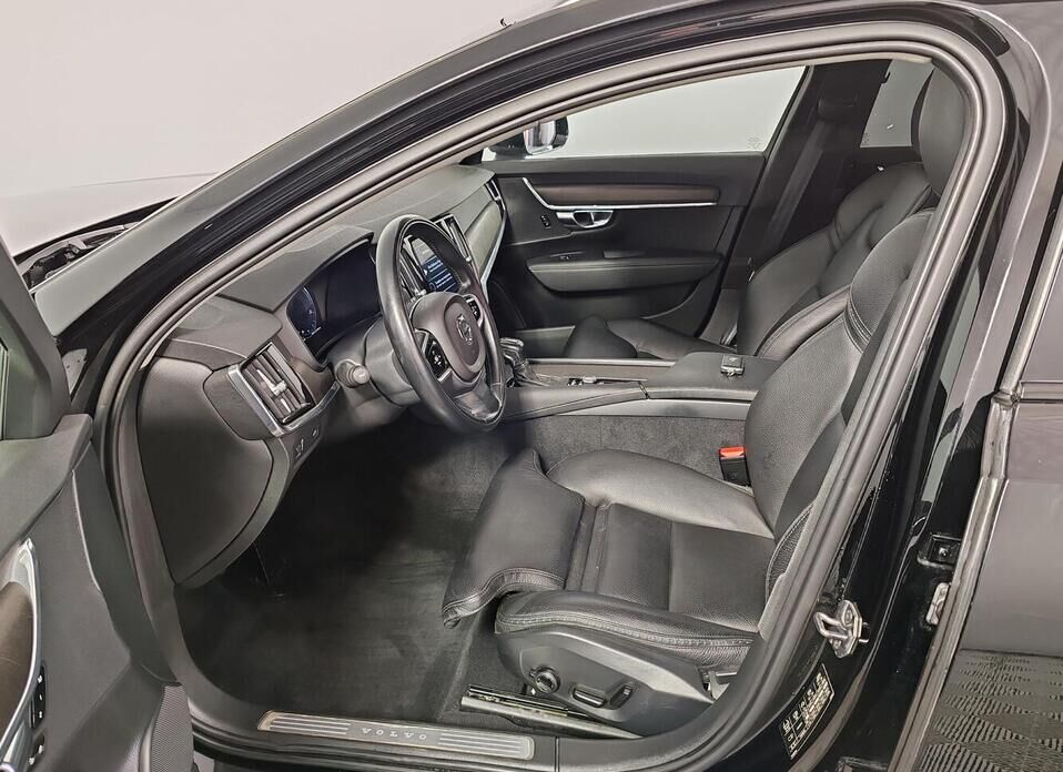 Volvo V90 Cross Country 2.0d AT (190 л.с.) 4WD
