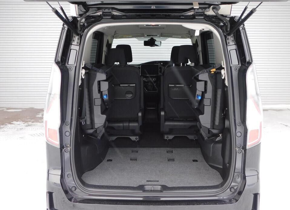 Nissan Serena, V (C27) Рестайлинг 1.2hyb AT (84 л.с.)