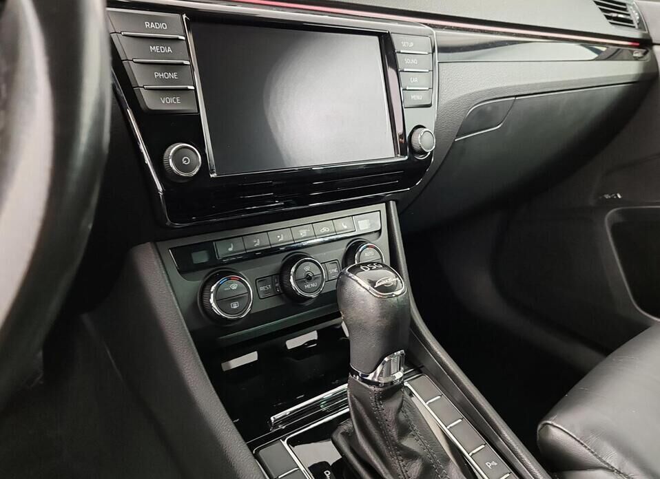 Skoda Superb 2.0 AMT (220 л.с.)
