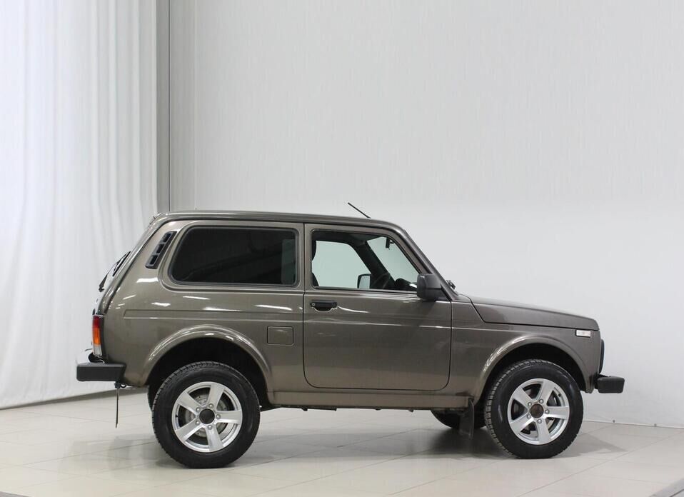 LADA (ВАЗ) Niva Legend 1.7 MT (83 л.с.) 4WD