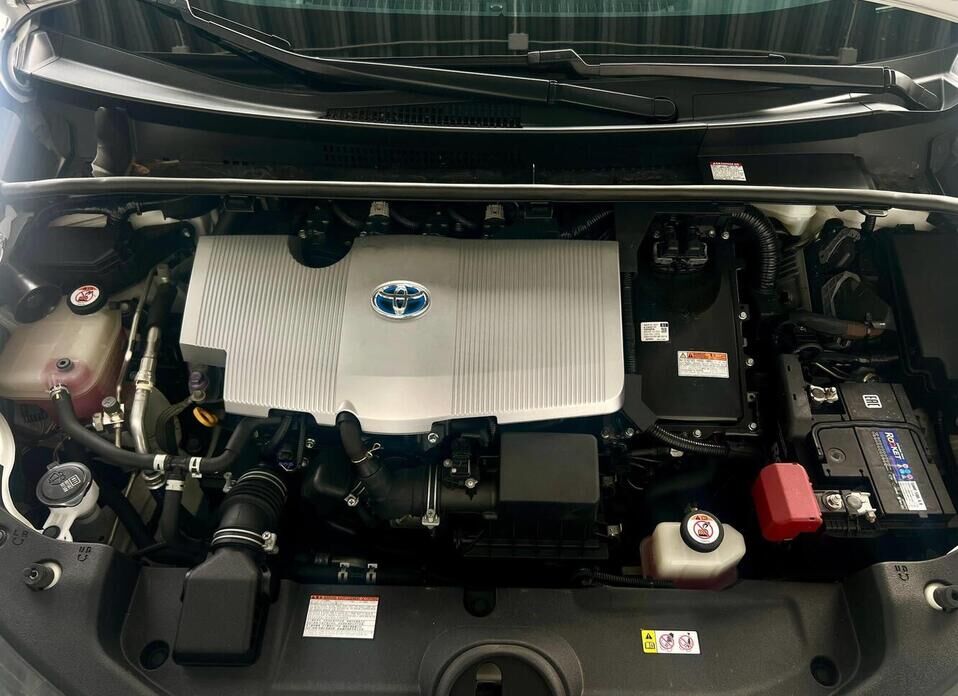 Toyota Prius, IV Рестайлинг (XW50) 1.8hyb AT (98 л.с.)