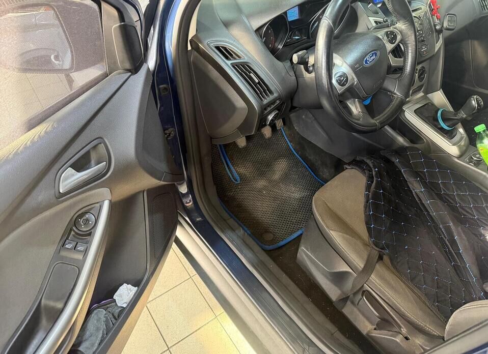 Ford Focus 1.6 MT (105 л.с.)
