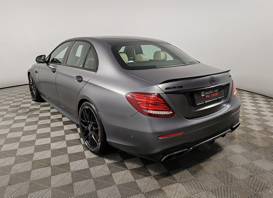 Mercedes-Benz E-Класс AMG, V (W213) 63 AMG S 4.0 AT (612 л.с.) 4WD