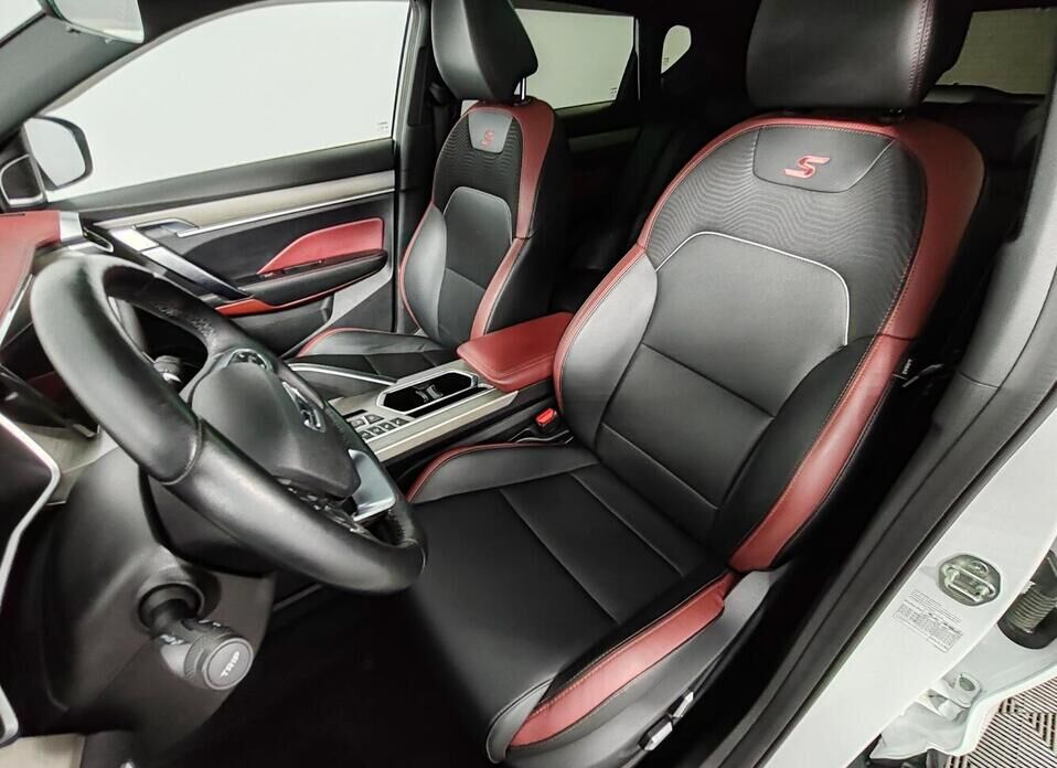 Geely Coolray, I 1.5 AMT (150 л.с.)