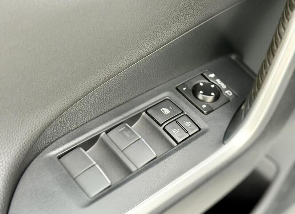 Toyota RAV4, V (XA50) 2.5 AT (199 л.с.) 4WD