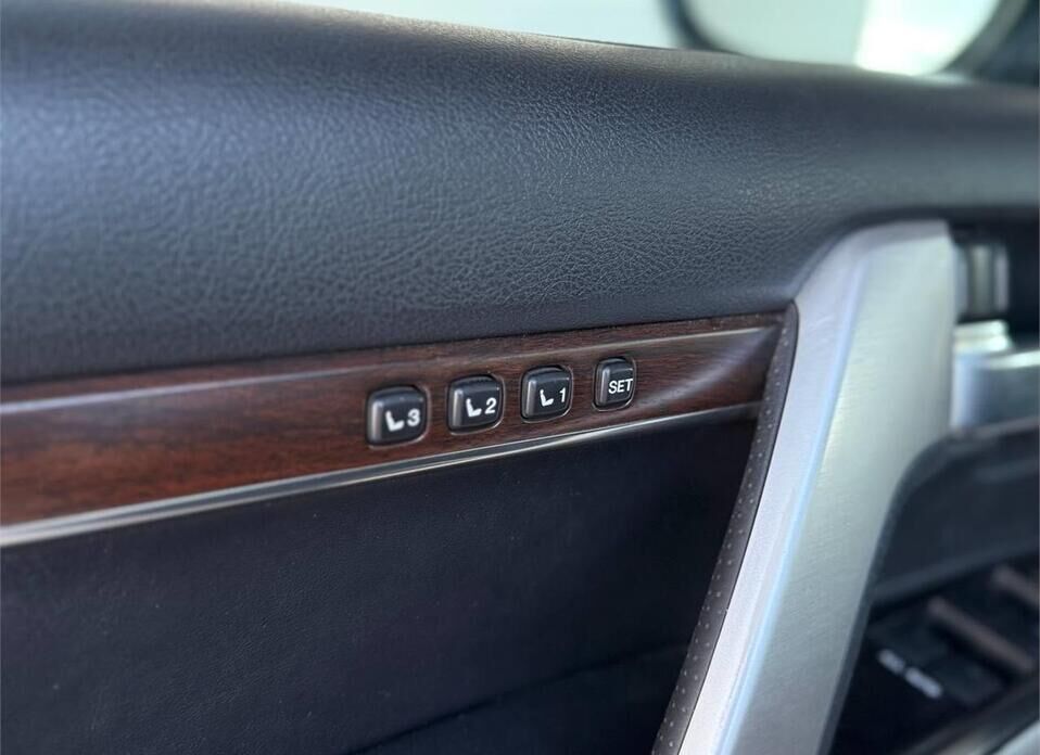 Toyota Land Cruiser, 200 Series Рестайлинг 2 4.5d AT (249 л.с.) 4WD