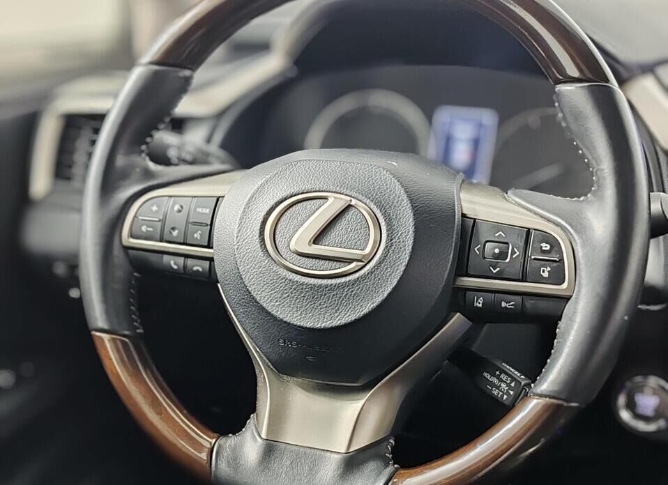 Lexus RX, IV 300 2.0 AT (238 л.с.) 4WD