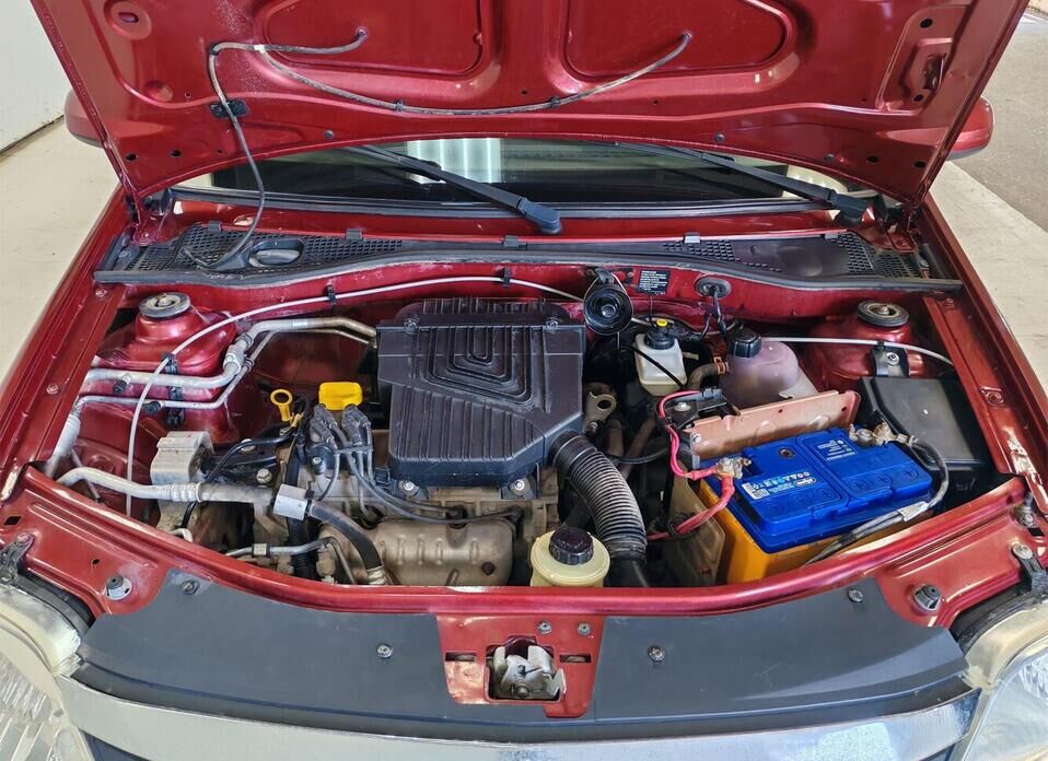 Renault Logan 1.6 MT (84 л.с.)