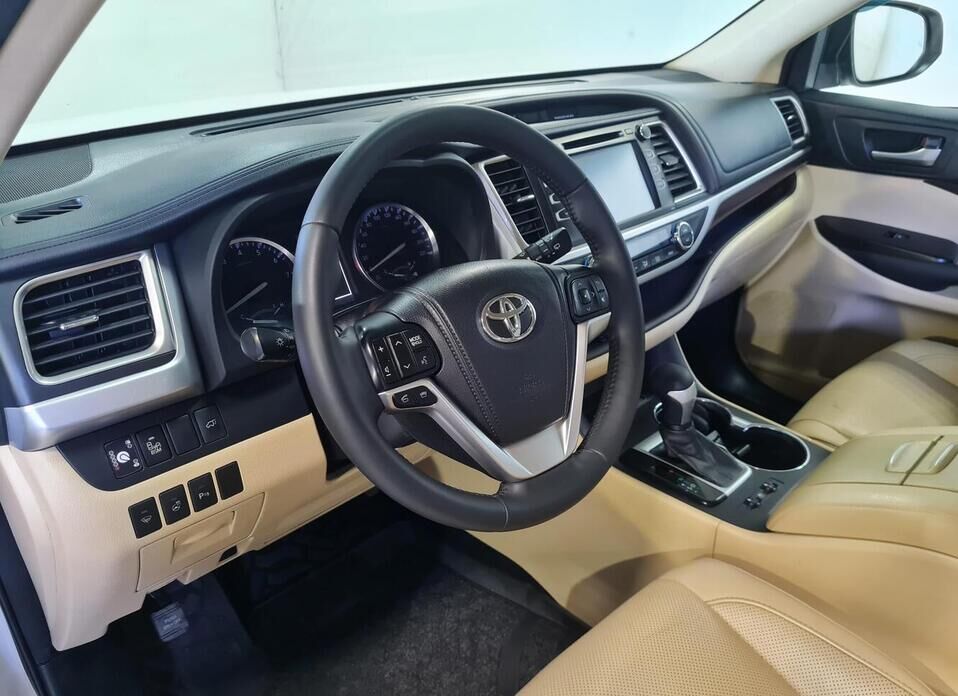 Toyota Highlander 3.5 AT (249 л.с.) 4WD
