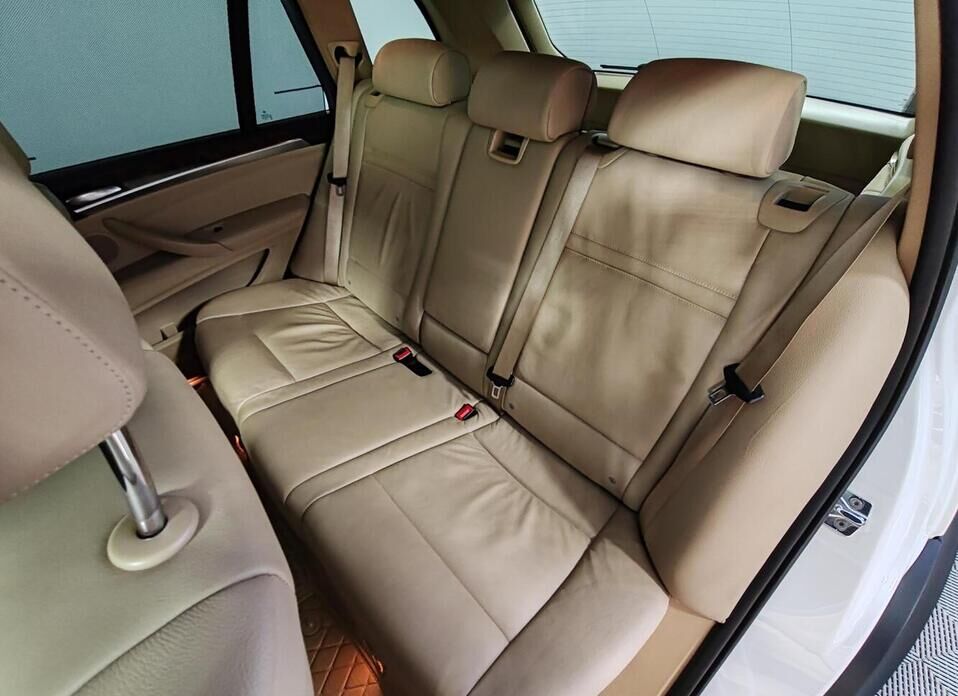 BMW X5, II (E70) 30i 3.0 AT (272 л.с.) 4WD