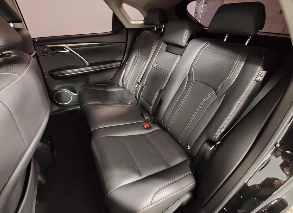 Lexus RX, IV Рестайлинг 300 2.0 AT (238 л.с.) 4WD