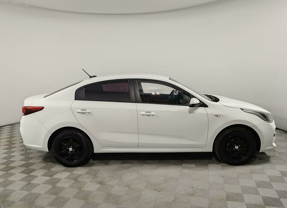 Kia Rio 1.6 AT (123 л.с.)