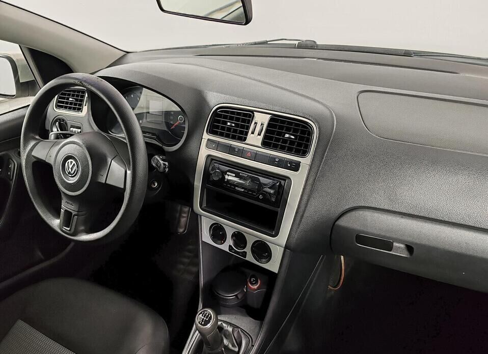 Volkswagen Polo 1.6 MT (105 л.с.)