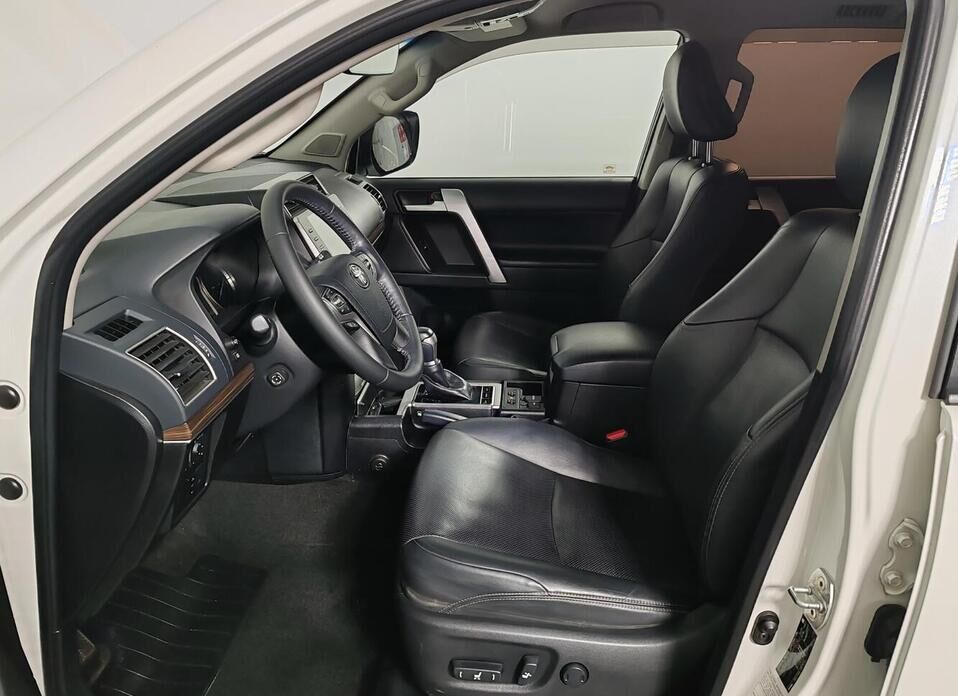 Toyota Land Cruiser Prado, 150 Series Рестайлинг 3 2.8d AT (200 л.с.) 4WD