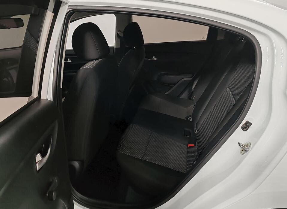 Kia Rio, IV 1.4 AT (100 л.с.)