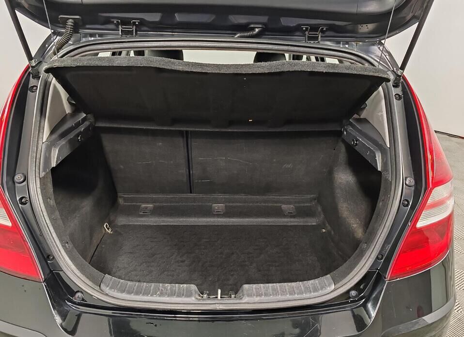 Hyundai i30, I Рестайлинг 1.6 AT (126 л.с.)