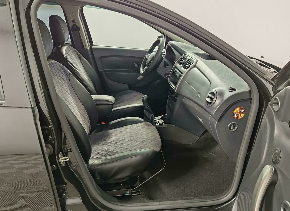 Renault Logan 1.6 MT (82 л.с.)
