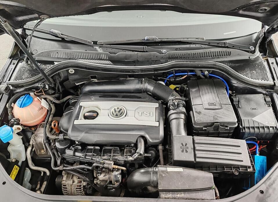 Volkswagen Passat CC 1.8 AMT (152 л.с.)