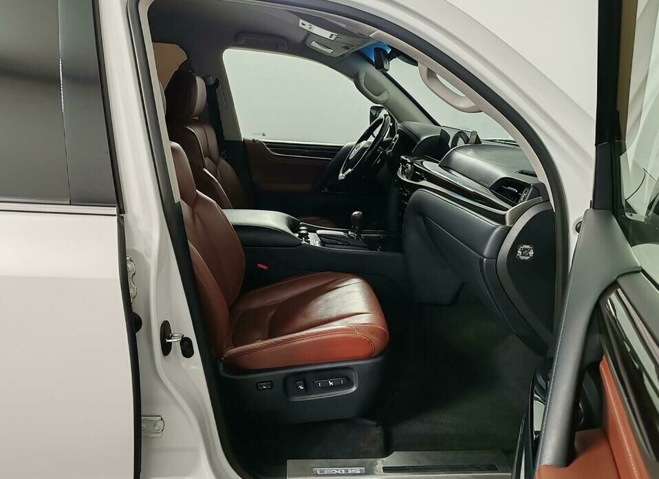 Lexus LX 450d 4.5d AT (272 л.с.) 4WD