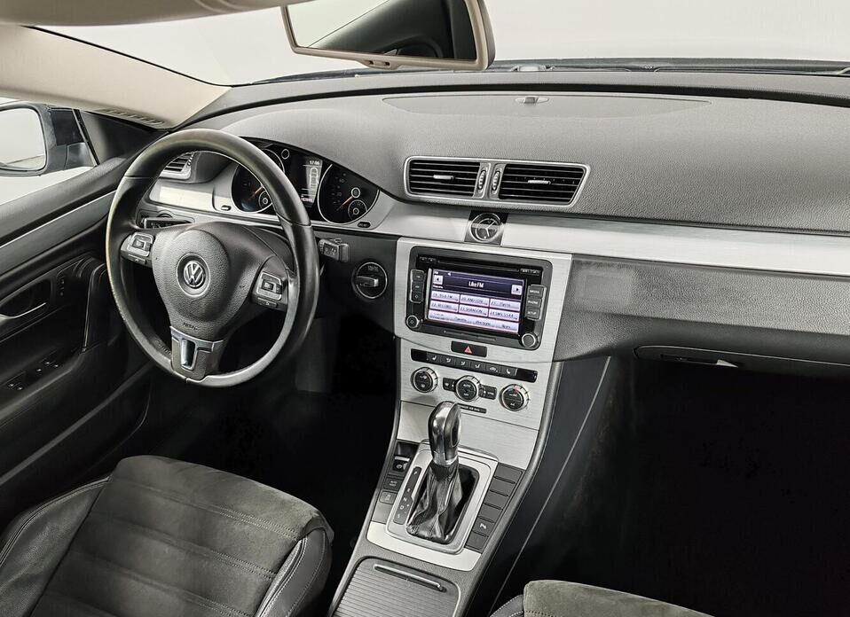 Volkswagen Passat CC 1.8 AMT (152 л.с.)