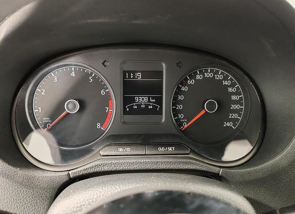Volkswagen Polo 1.6 MT (110 л.с.)