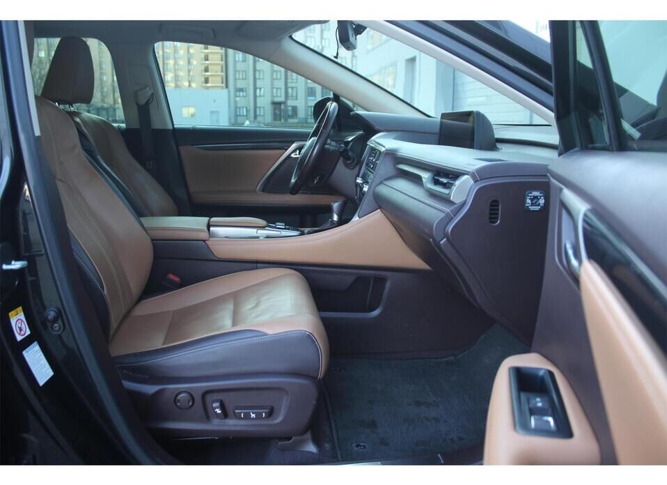 Lexus RX, IV 300 2.0 AT (238 л.с.) 4WD