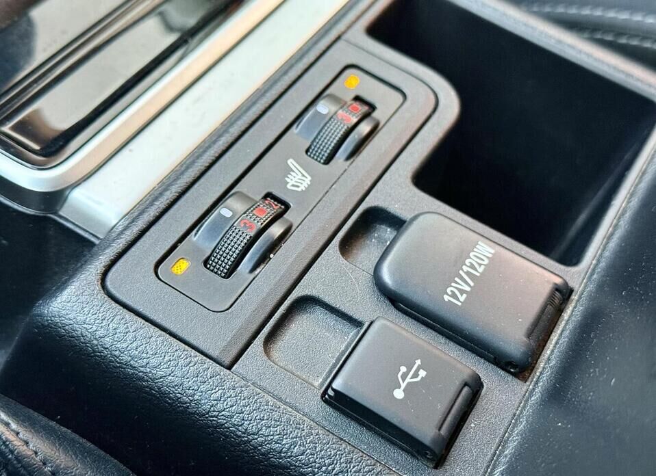 Toyota Land Cruiser Prado, 150 Series Рестайлинг 3 2.8d AT (200 л.с.) 4WD