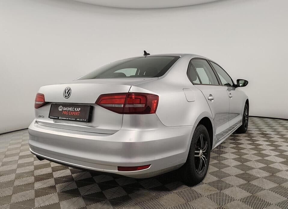 Volkswagen Jetta 1.6 AT (110 л.с.)