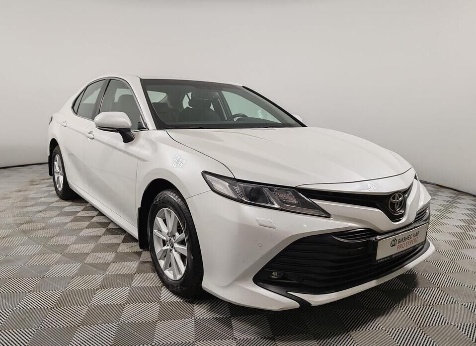 Toyota Camry 2.5 AT (181 л.с.)
