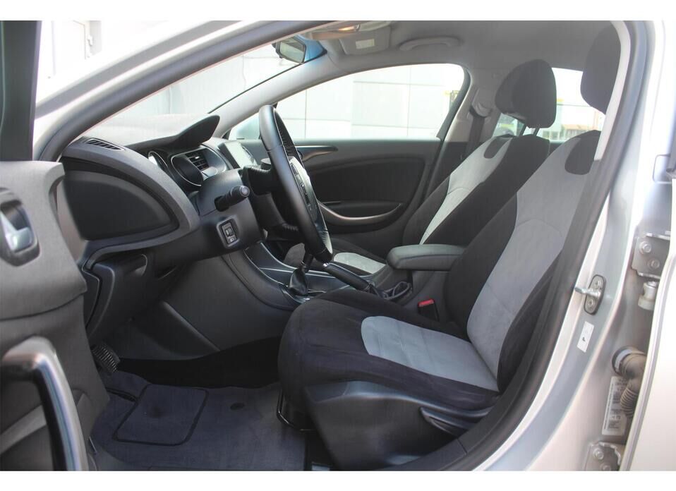 Citroen C5 2.0 MT (140 л.с.)