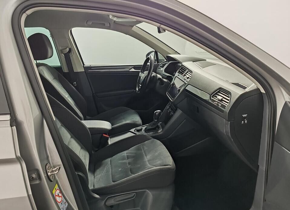 Volkswagen Tiguan, II 2.0 AMT (180 л.с.) 4WD
