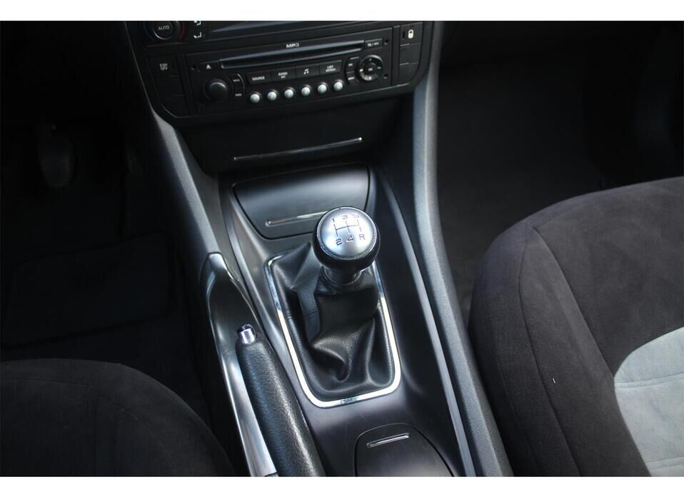 Citroen C5 2.0 MT (140 л.с.)