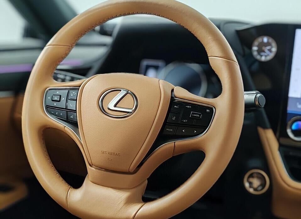 Lexus ES, VII Рестайлинг 2 200 2.0 CVT (173 л.с.)