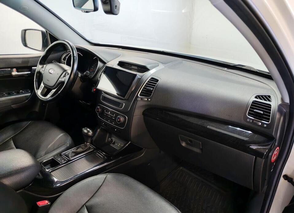 Kia Sorento 2.2d AT (197 л.с.) 4WD