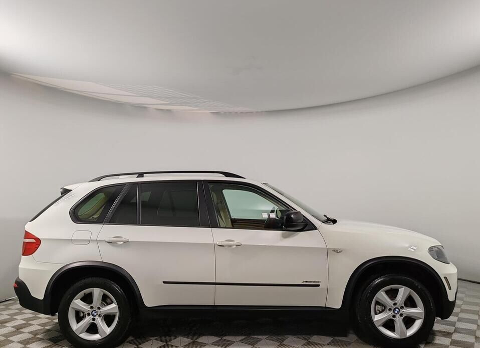 BMW X5, II (E70) 30i 3.0 AT (272 л.с.) 4WD