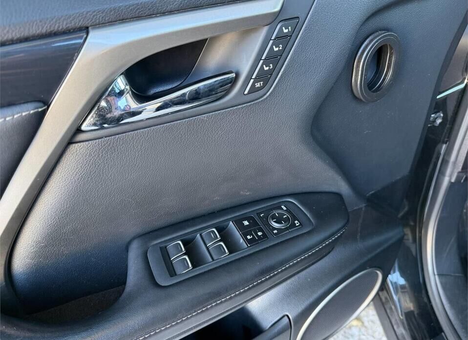 Lexus RX, IV Рестайлинг 300 2.0 AT (238 л.с.) 4WD