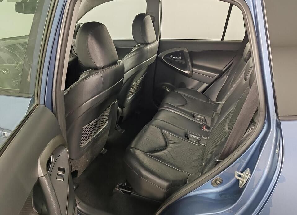 Toyota RAV4 2.0 AT (152 л.с.) 4WD
