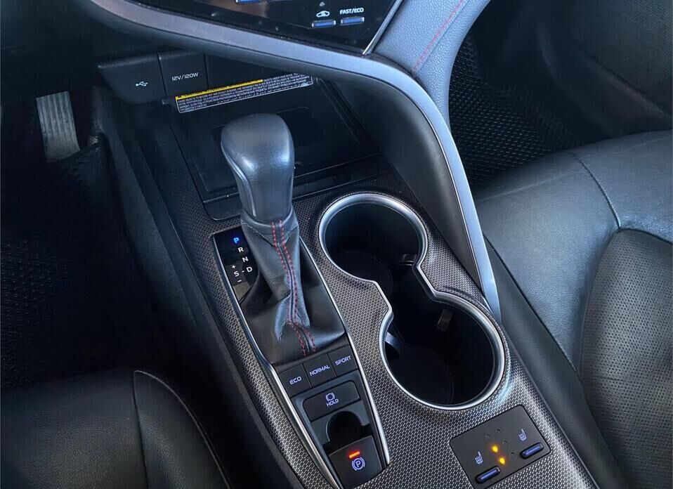 Toyota Camry, VIII (XV70) Рестайлинг 3.5 AT (249 л.с.)