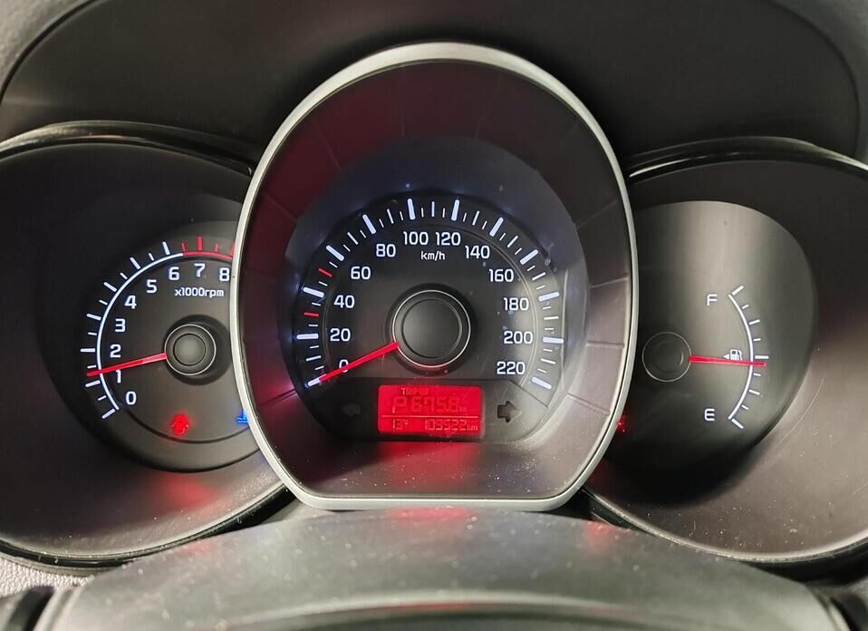 Kia Rio, III Рестайлинг 1.6 AT (123 л.с.)