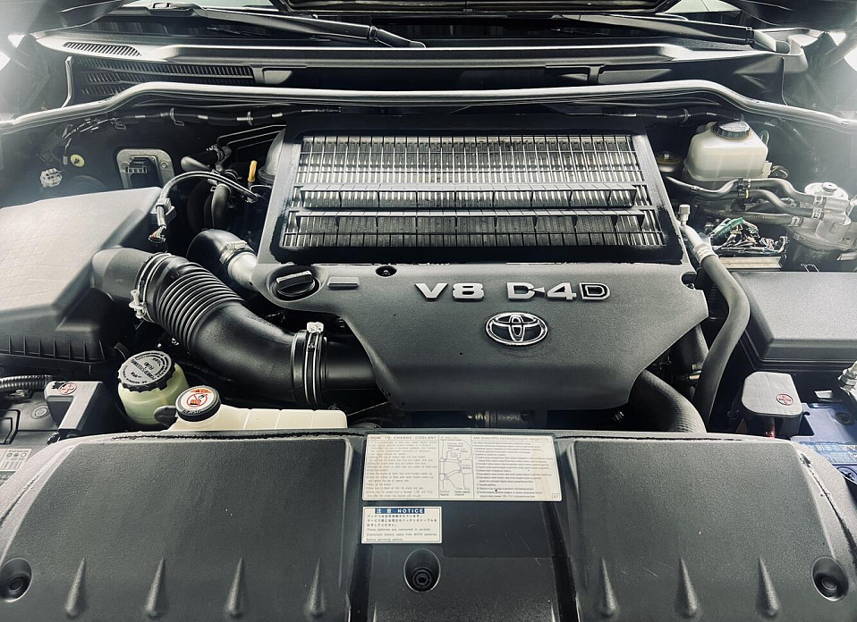 Toyota Land Cruiser, 200 Series Рестайлинг 2 4.5d AT (249 л.с.) 4WD