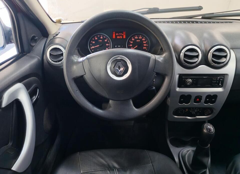 Renault Logan 1.6 MT (84 л.с.)