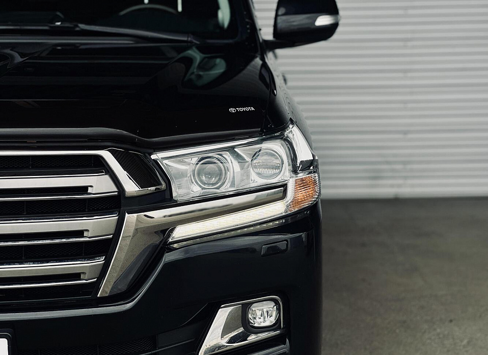 Toyota Land Cruiser, 200 Series Рестайлинг 2 4.5d AT (249 л.с.) 4WD