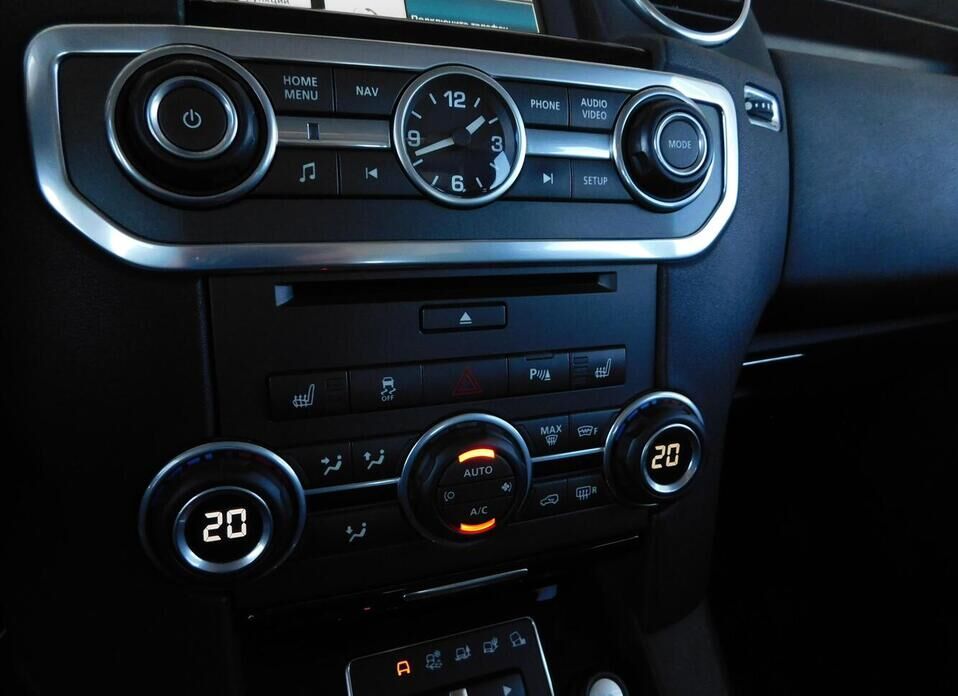 Land Rover Discovery 3.0d AT (211 л.с.) 4WD