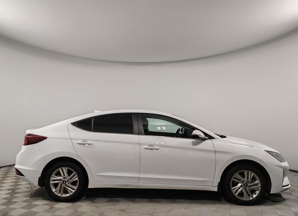 Hyundai Elantra, VI (AD) Рестайлинг 2.0 AT (150 л.с.)