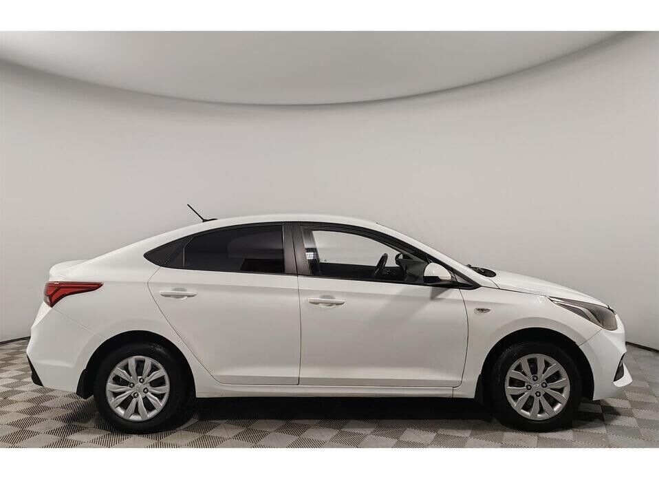 Hyundai Solaris, II 1.6 AT (123 л.с.)