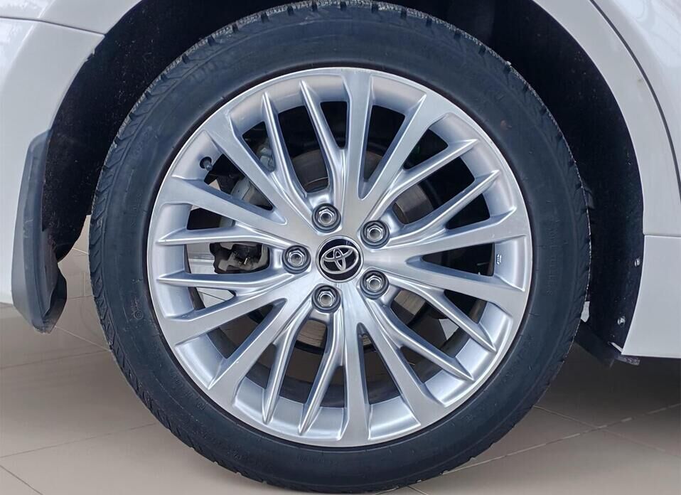 Toyota Camry, VIII (XV70) 2.5 AT (181 л.с.)