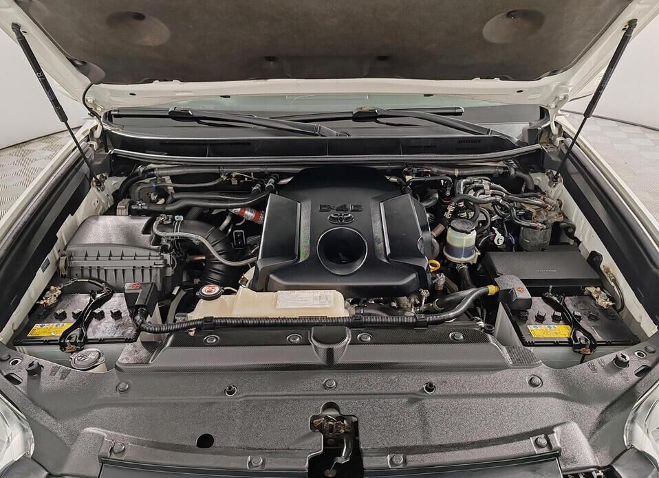 Toyota Land Cruiser Prado, 150 Series Рестайлинг 1 2.8d AT (177 л.с.) 4WD