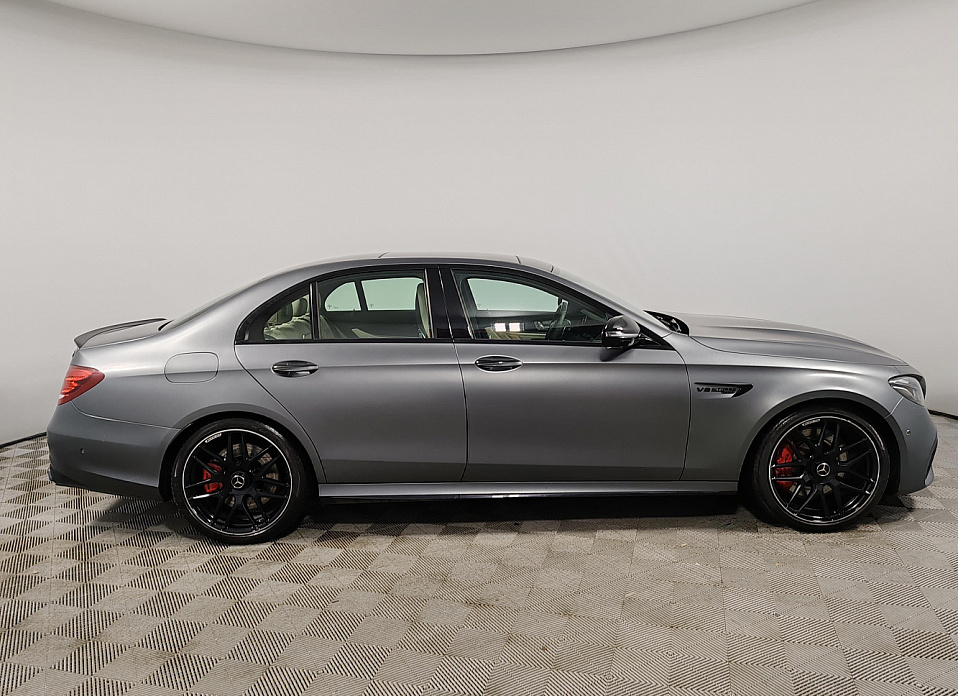 Mercedes-Benz E-Класс AMG, V (W213) 63 AMG S 4.0 AT (612 л.с.) 4WD