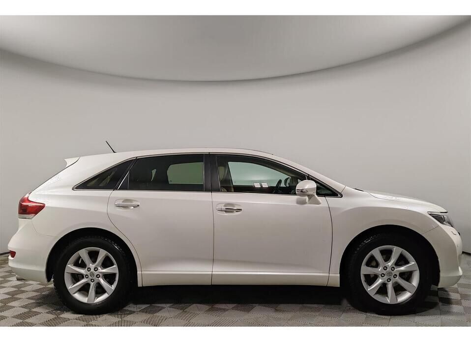 Toyota Venza, I Рестайлинг 2.7 AT (185 л.с.) 4WD